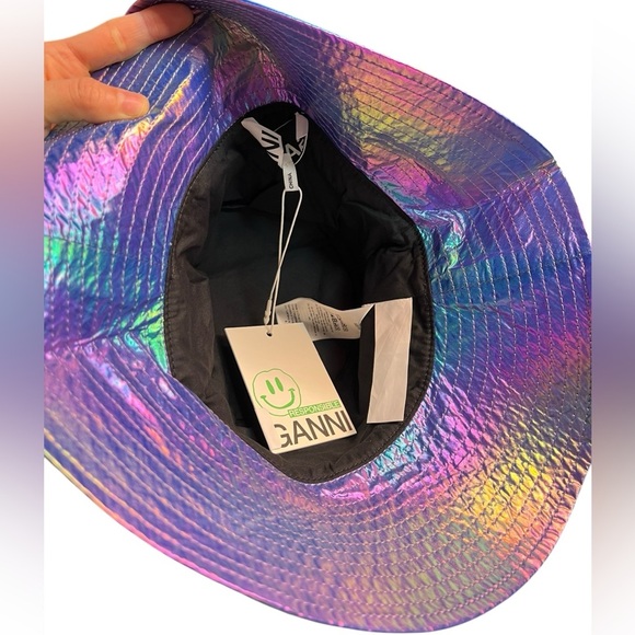 Ganni Quilted Recycled  Tech Bucket Hat - Picture 6 of 7